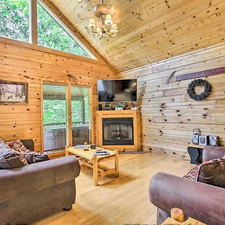 Cabin With Hot Tub And Deck About 12 Mi To Pigeon Forge! Sevierville Extérieur photo