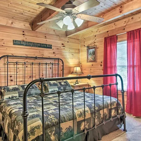 Cabin With Hot Tub And Deck About 12 Mi To Pigeon Forge! Sevierville Extérieur photo