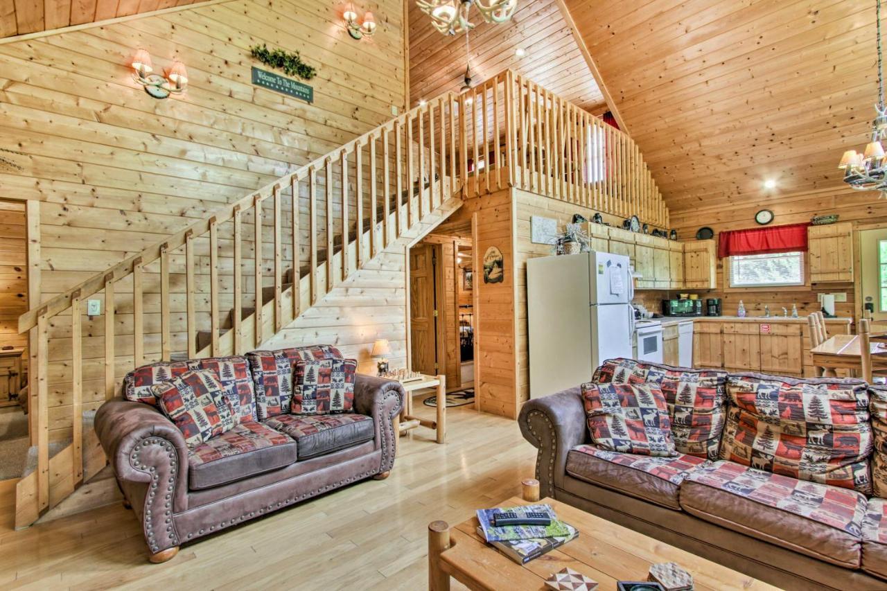 Holiday home With Hot Tub And Deck About 12 Mi To Pigeon Forge! *