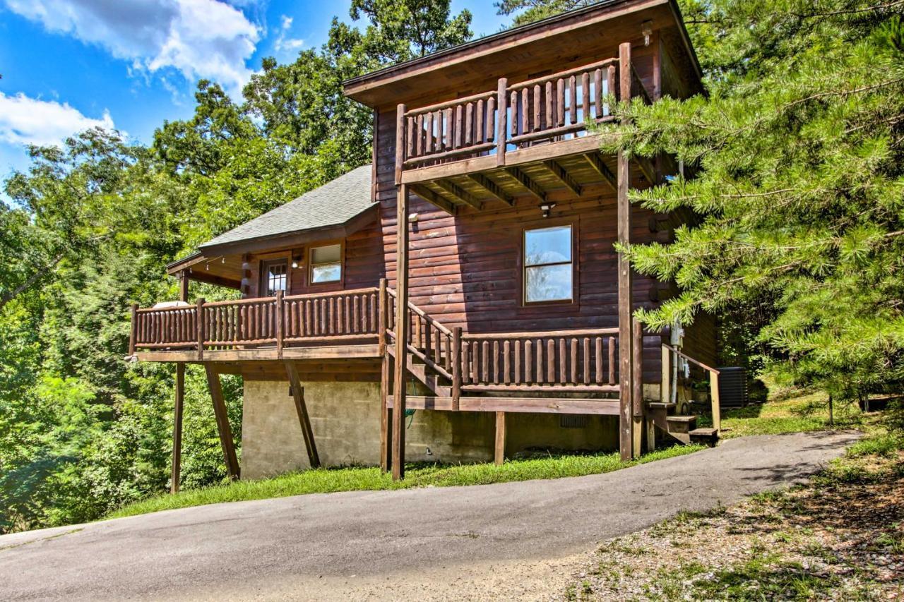 Hébergement de vacances With Hot Tub And Deck About 12 Mi To Pigeon Forge! *