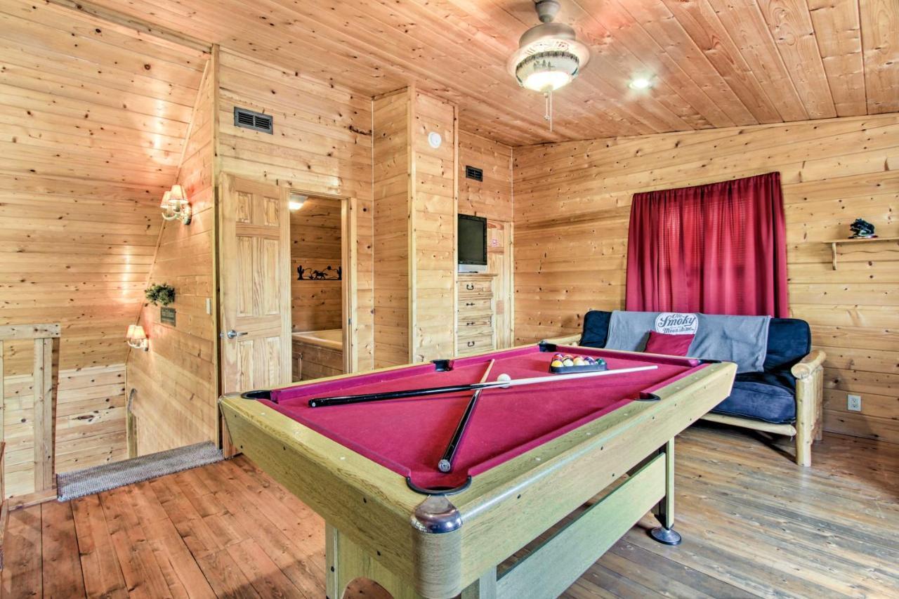 With Hot Tub And Deck About 12 Mi To Pigeon Forge! Sevierville