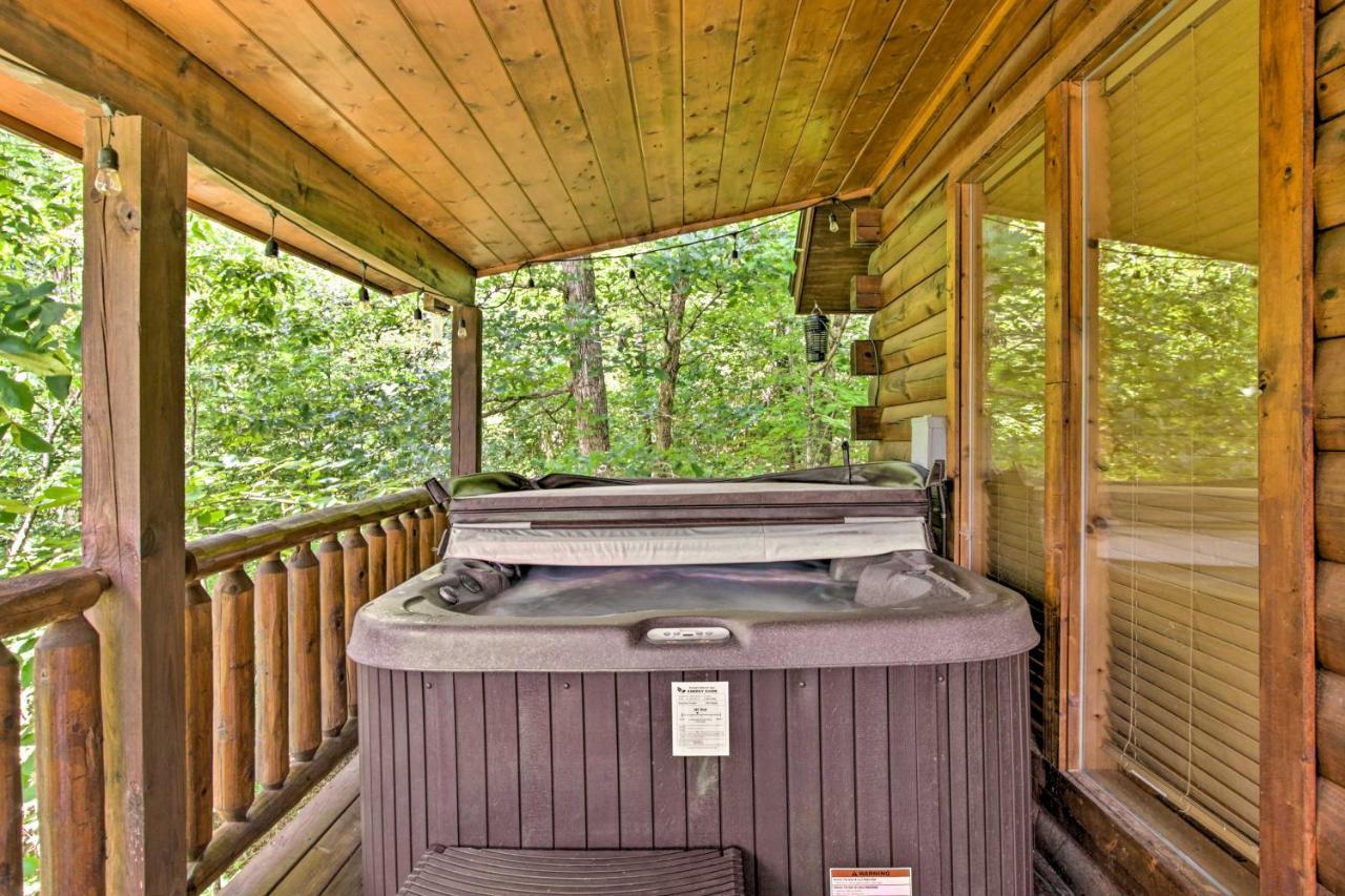 With Hot Tub And Deck About 12 Mi To Pigeon Forge! Sevierville